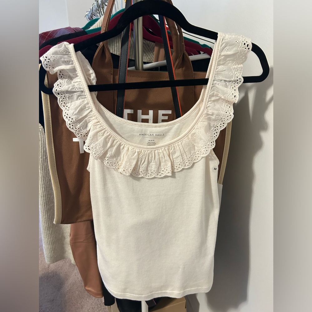 NWT American Eagle Ribbed Tank lace frill m